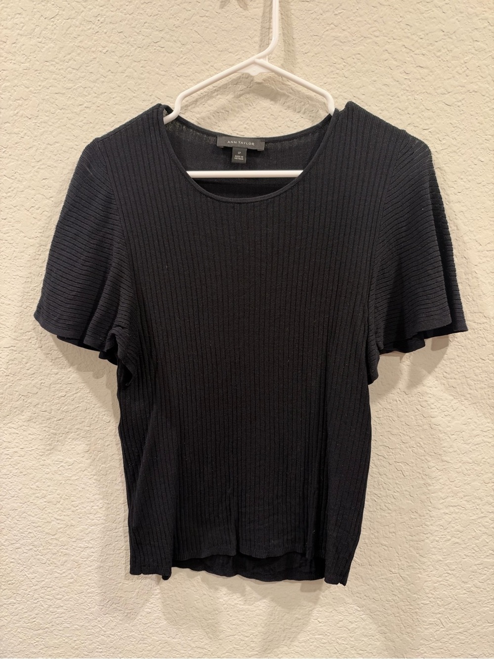 Ann Taylor Black Ribbed Scoop-Neck Short Sleeve Top